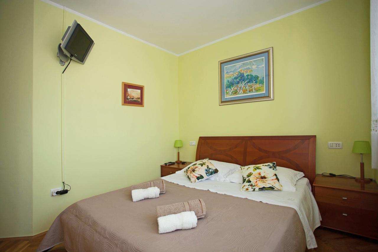 Apartment Pia ロヴィニ エクステリア 写真