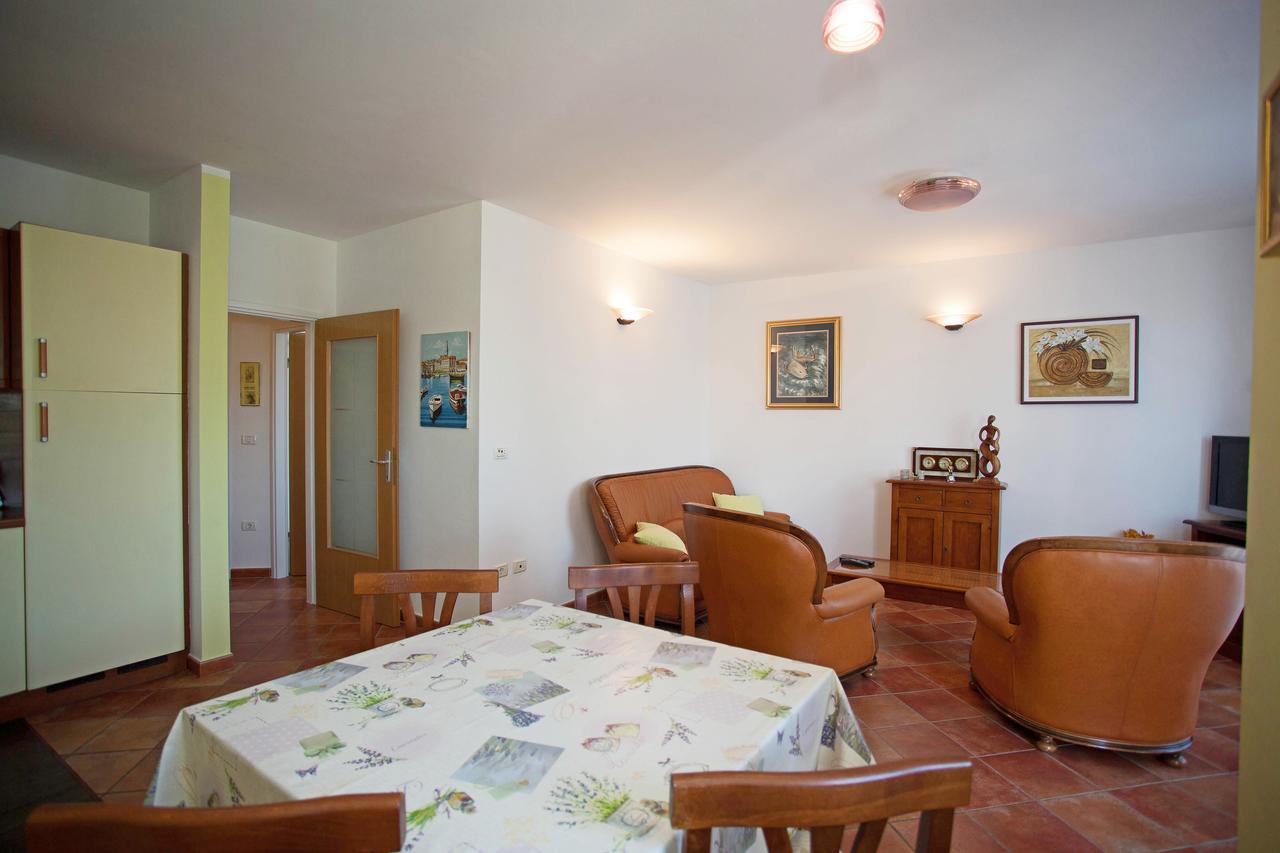 Apartment Pia ロヴィニ エクステリア 写真