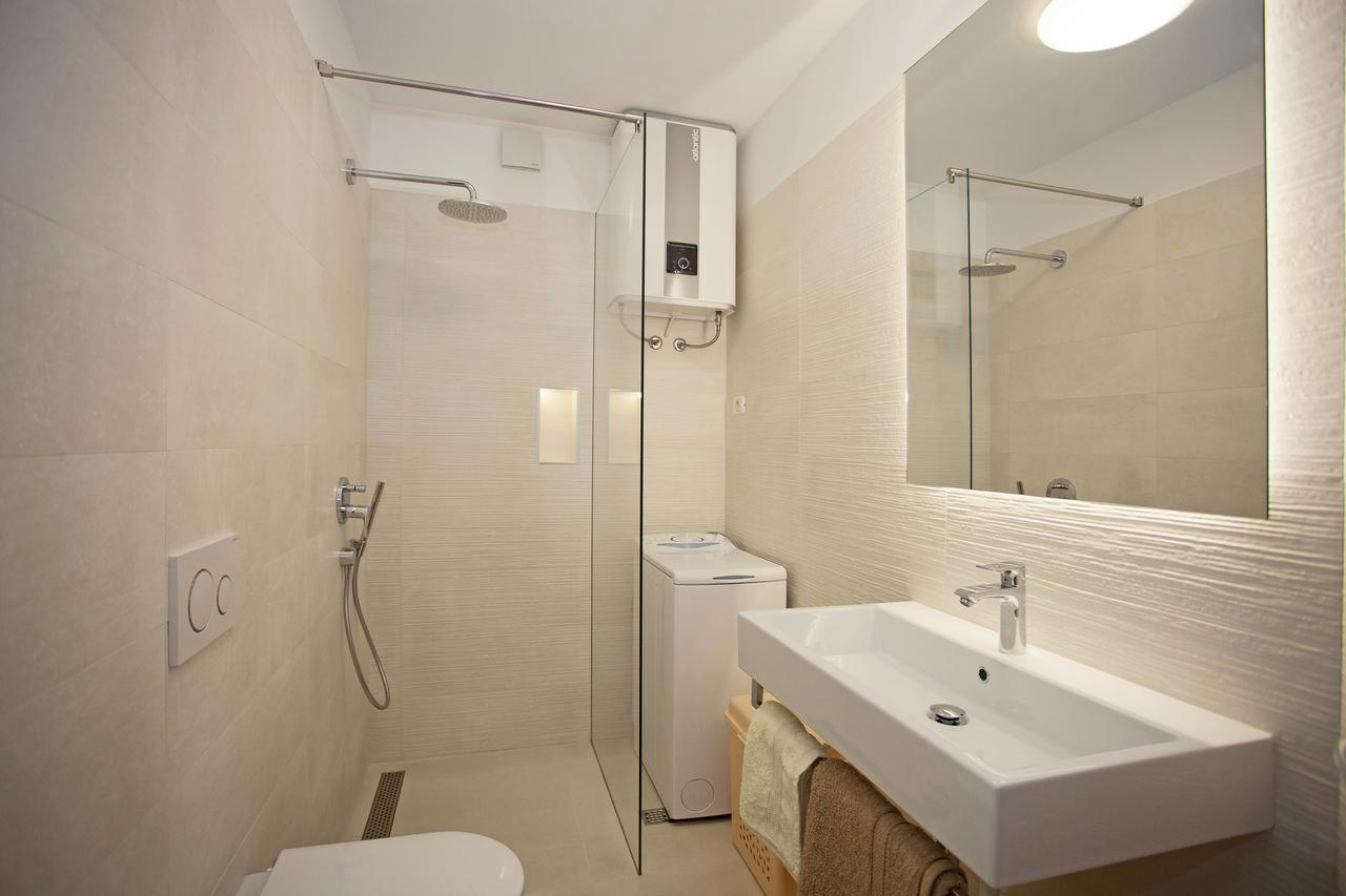 Apartment Pia ロヴィニ エクステリア 写真